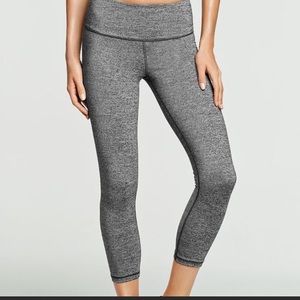 Victoria’s Secret Sport Capri Knockout leggings